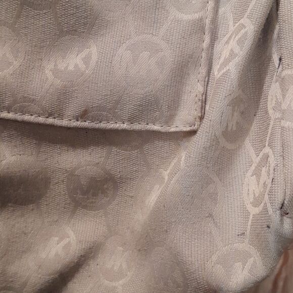 AUTHENTIC MICHAEL KORS BLACK LEATHER GOLD HARDWARE LOCK & KEY CHAIN SATCHEL BAG - Picture 17 of 17